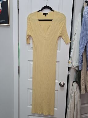 Banana Republic Ribbed V-Neck Maxi Dress in Pale Yellow